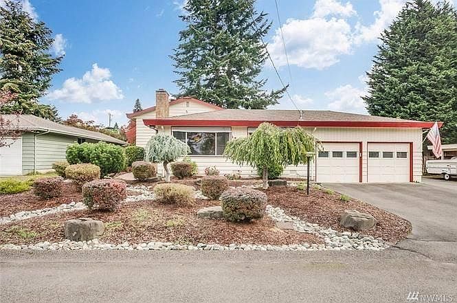 1st image of 16740 Corliss Pl N