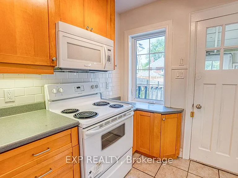413 Holland Ave — Photo 20