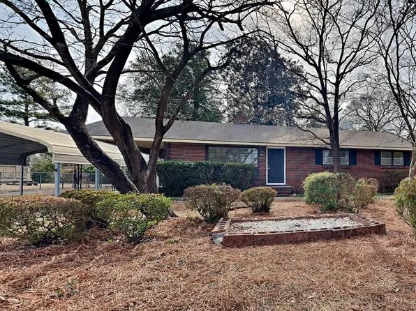 4011 Dellwood Dr, Fayetteville, NC 28304