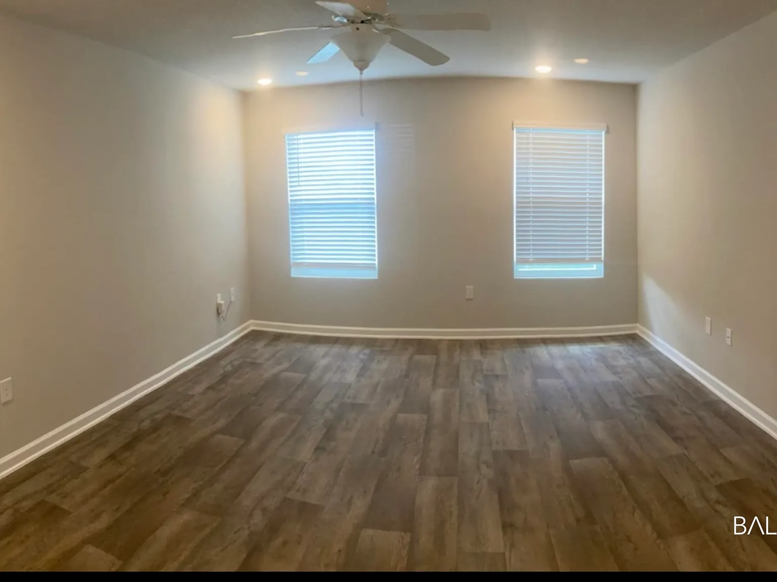 4 bed, 2.0 bath, 1915 sqft, $2,400 — Photo 3