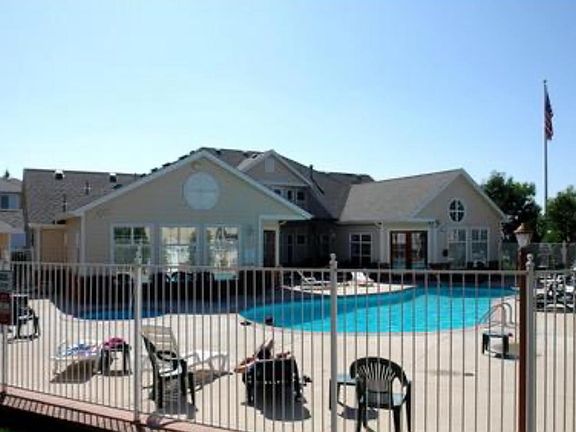 4th image of 5151 W 29th St #402