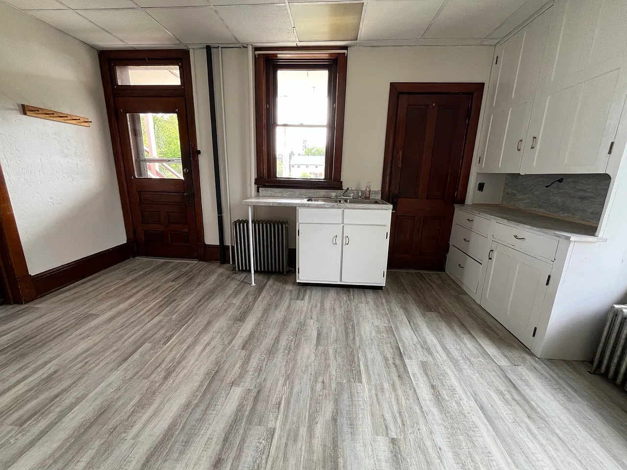 2 bed, 1000 sqft, $1,300 — Photo 4