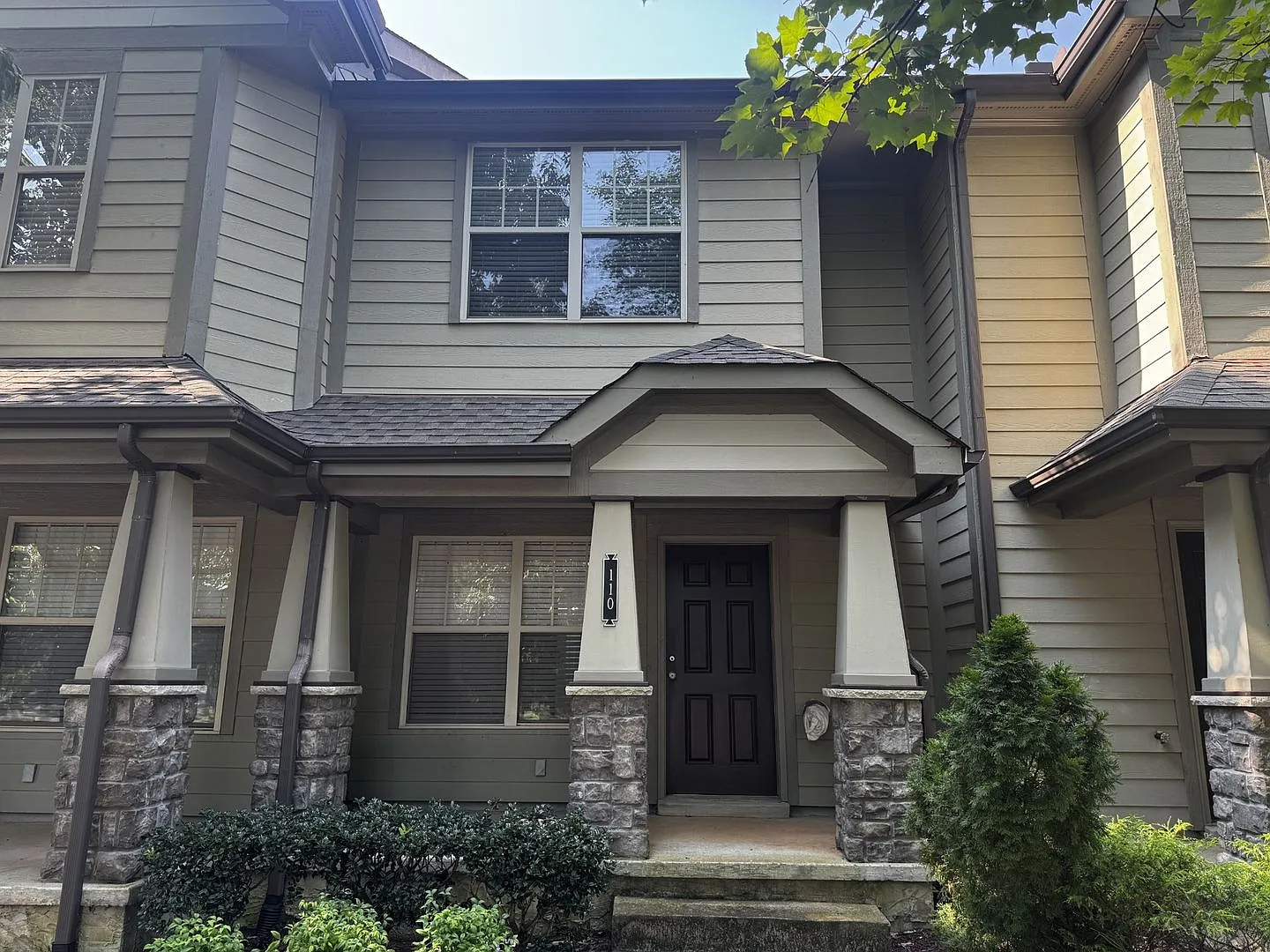 Luxury across the street from MTSU! — Photo 1