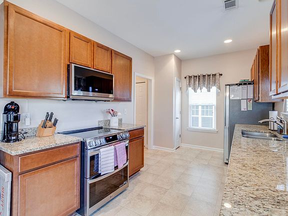 3rd image of 138 Potters View Rd