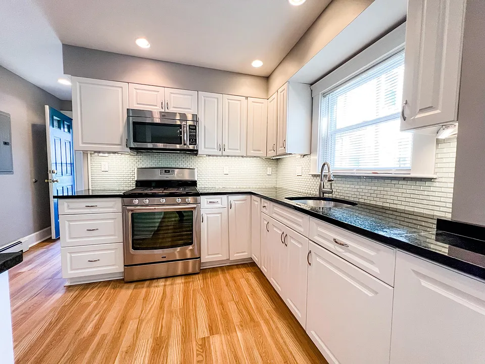 21 Jefferson St #1