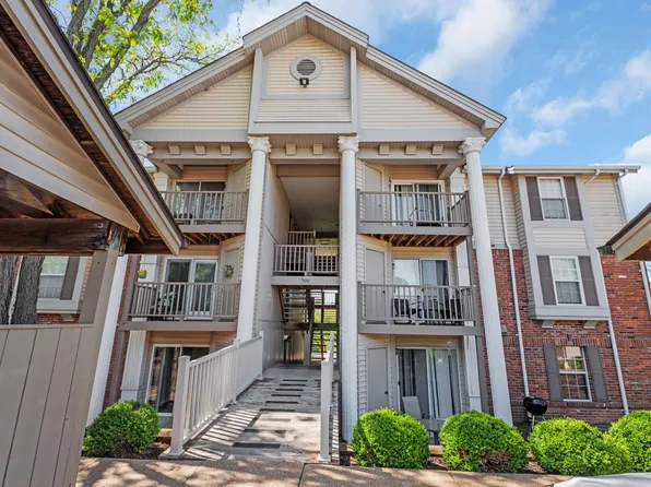 700 Ridgeside Dr APT C, Ballwin, MO 63021