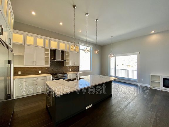5th image of 1310 Mine Hill Dr #1