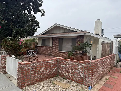 390 Magnolia Cir Photo 1
