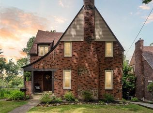 25 Roxbury Rd, Pittsburgh, PA 15221