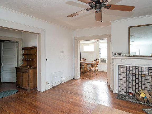 4th image of 263 W North Broadway St