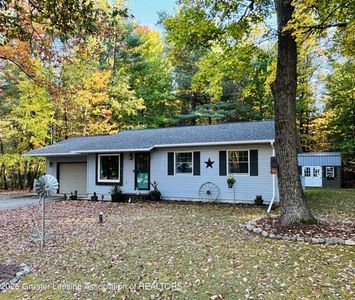 306 Acre Ct, Roscommon, MI, 48653