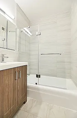 Bathroom, photo 2