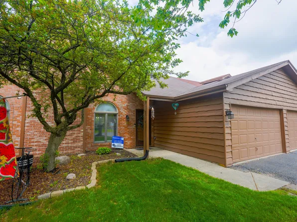 1883 Orchard Ct, Crown Point, IN 46307