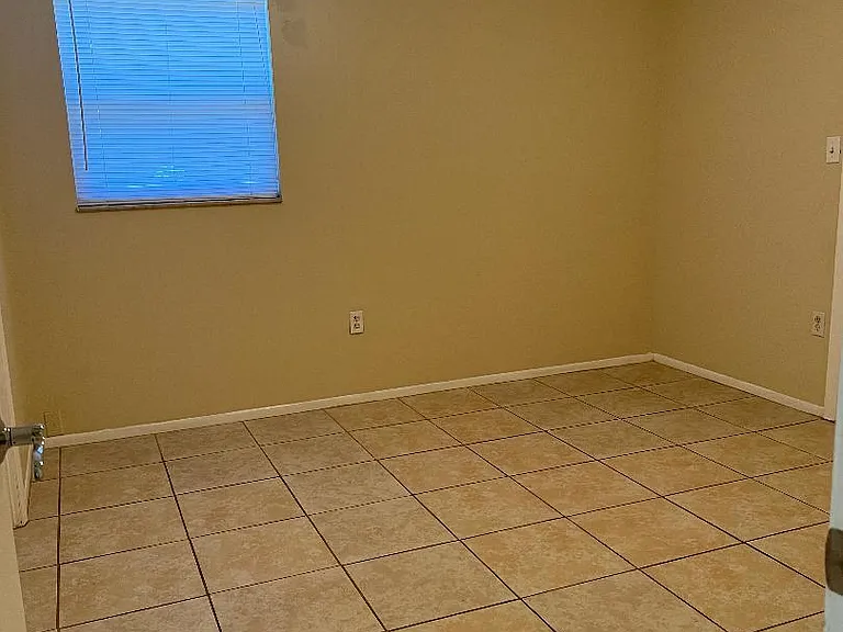 21504 Shannon Ave — Photo 9
