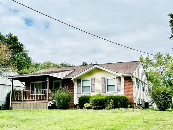 7945 Venice Dr NE, Warren, OH 44484