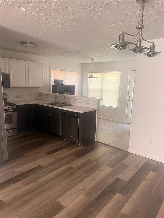 2 bed, 2.5 bath, 1368 sqft, $1,700 — Photo 4