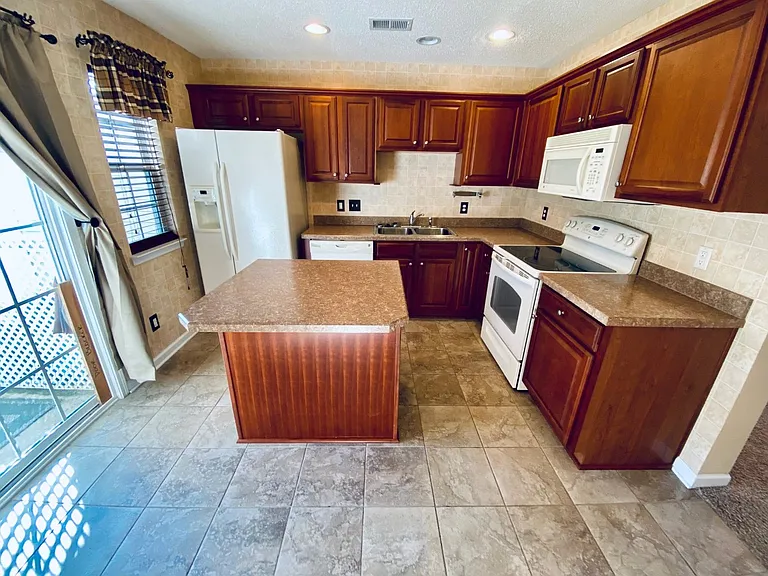 Kitchen 2_10052021