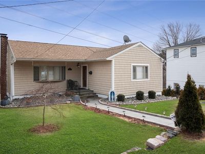 133 Roundhill Dr, Yonkers, NY, 10710