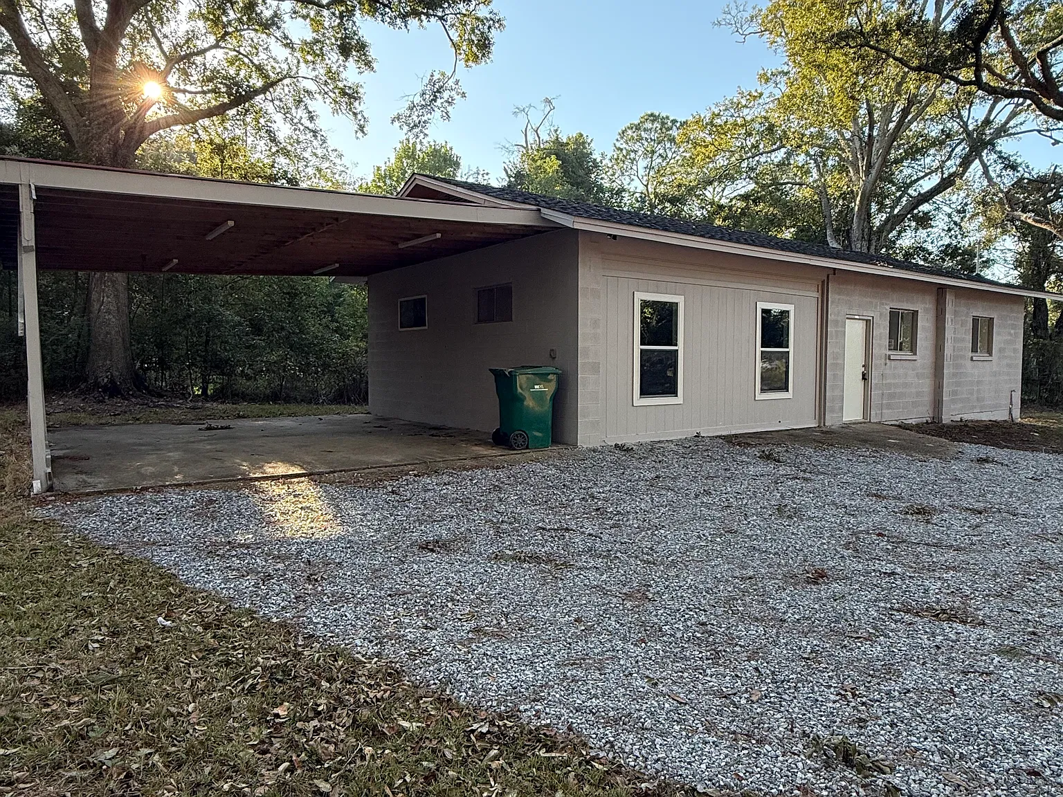 3 bed, 1200 sqft, $1,600 — Photo 2