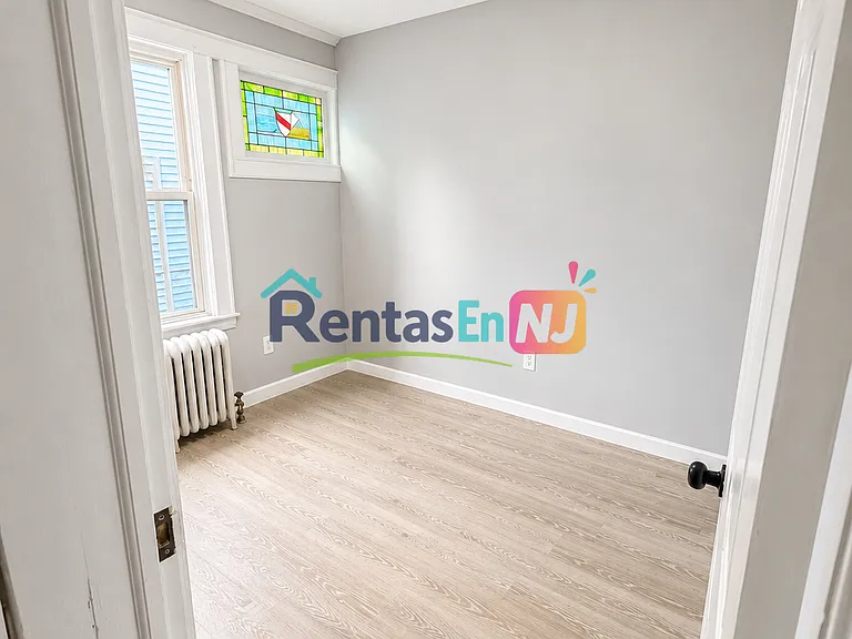 100 Smith St #1B — Photo 7