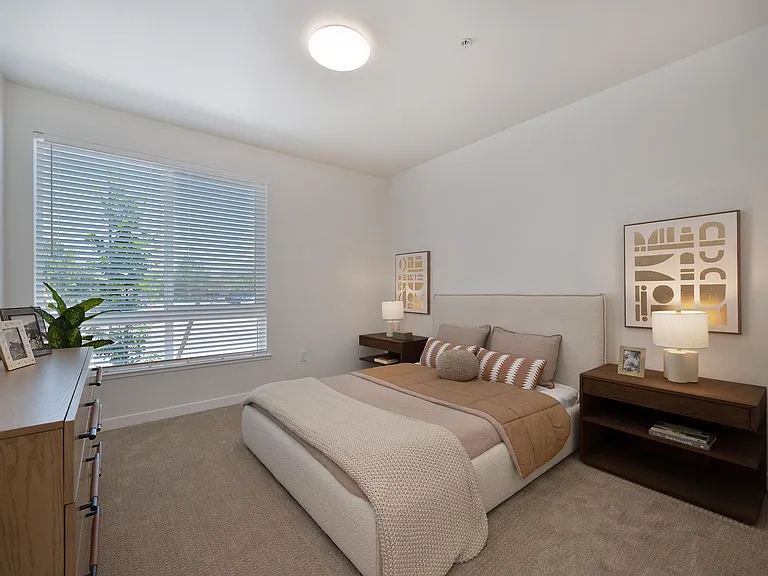 Halcyon Apartments — Photo 80