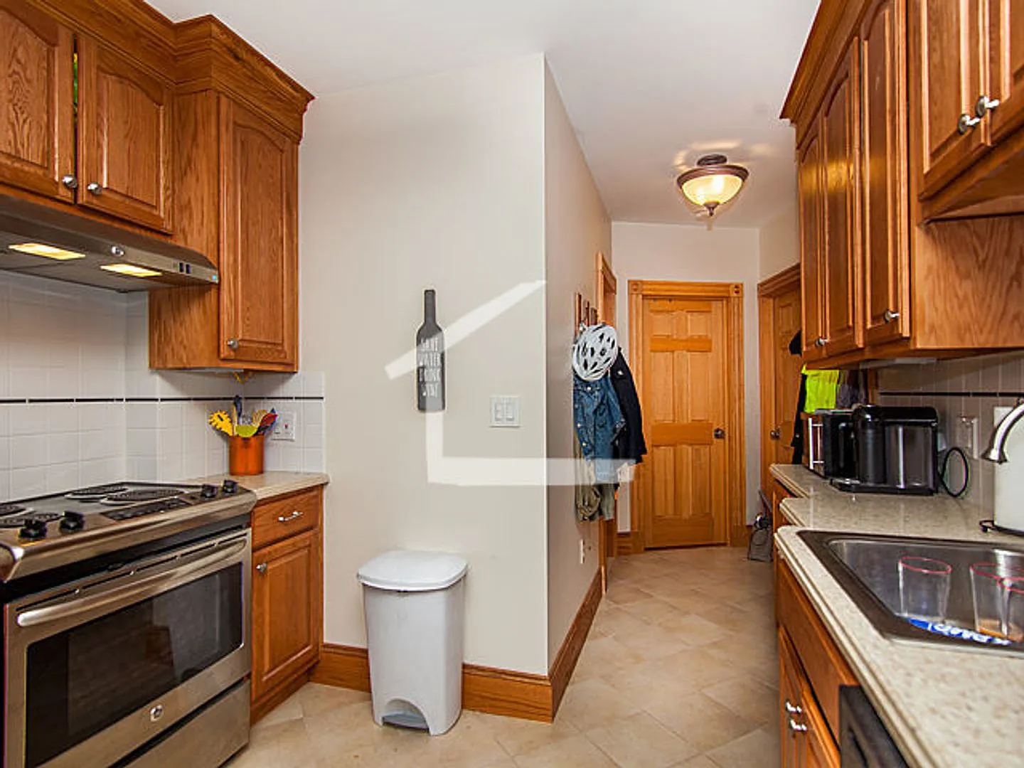 2 bed in Beacon Hill — Photo 3