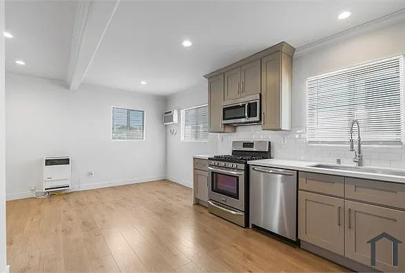 2927 1/2 Van Buren Pl — Photo 5