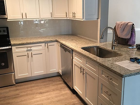 3rd image of 10000 N Gate Pkwy #612
