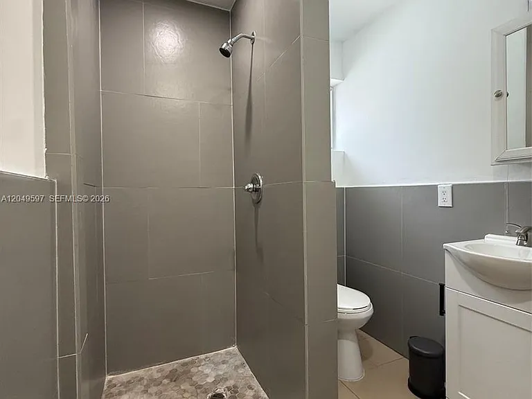 6723 NE Miami Pl #3 — Photo 17