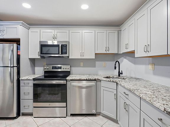 3rd image of 800 E CAMINO REAL #312