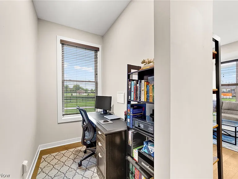 11202 N Park Pl — Photo 12