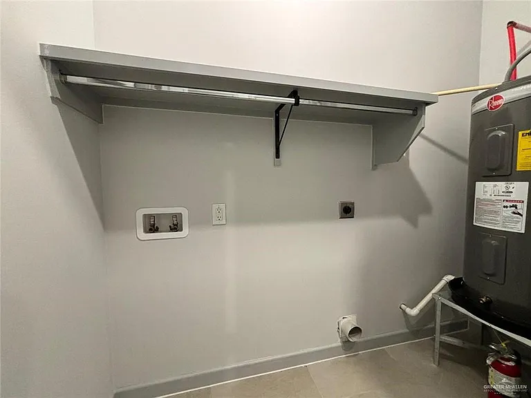 921 Jay Ave #3 — Photo 8