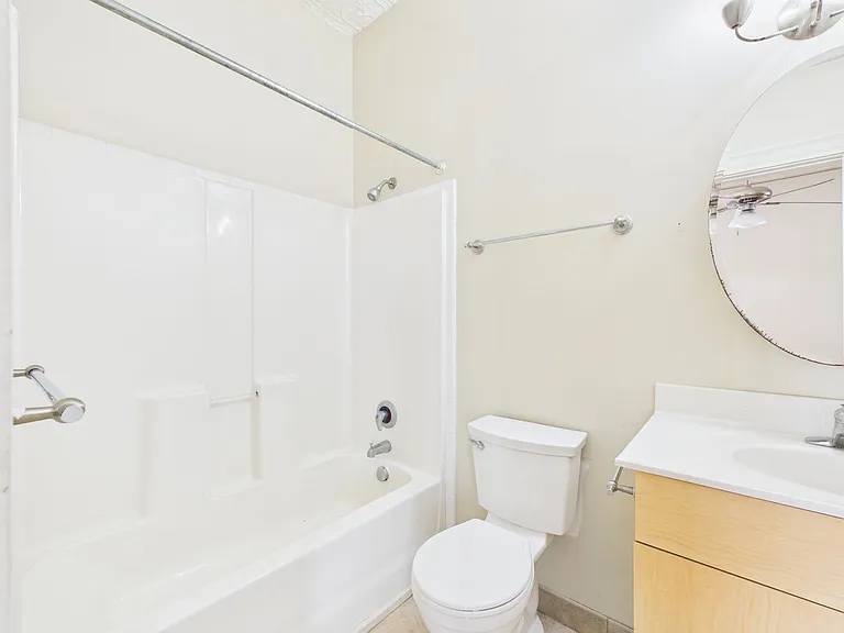 121 W Broad St #404 — Photo 23