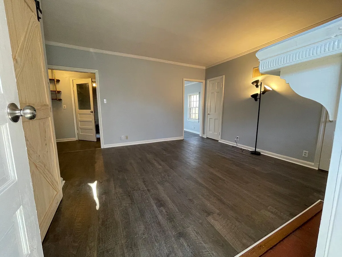 Living Room - 3314 Washington Ave #B