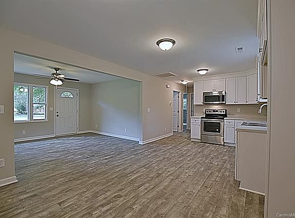 5th image of 4075 Palmetto Dr