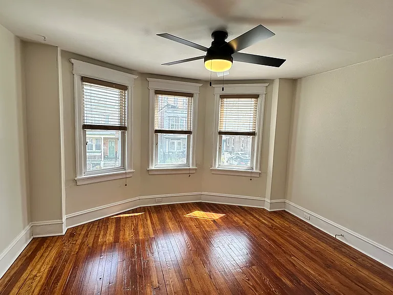 33 E Collings Ave — Photo 10