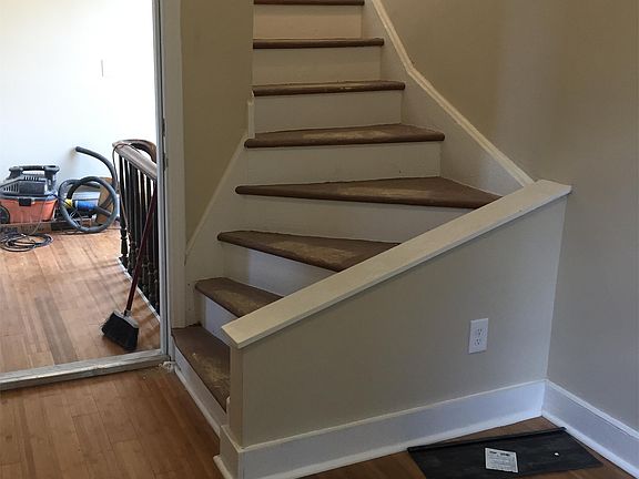 Bonus Foyer (2nd Floor)