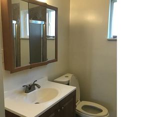 8304 B St, Oakland, CA