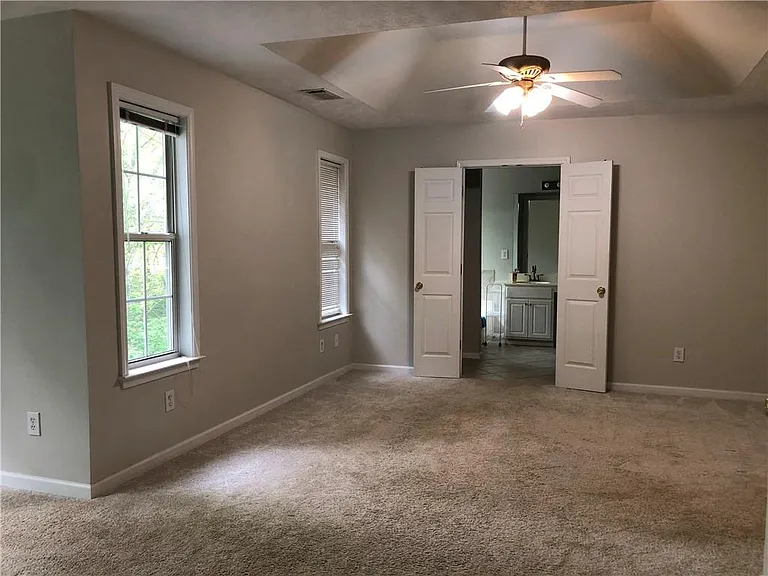 370 Manor Glen Dr — Photo 15