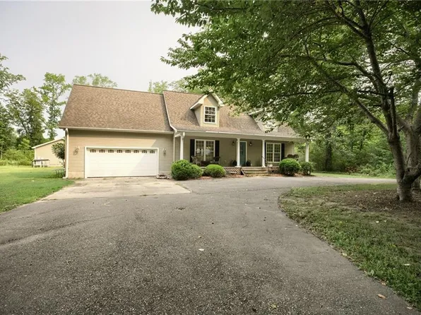 5494 T C Walker Rd, Gloucester, VA 23061
