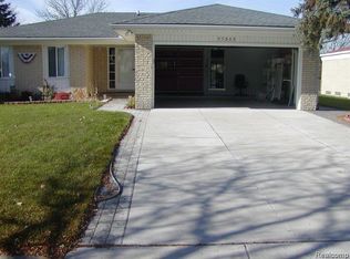 37553 Susan St, Sterling Heights, MI 48310