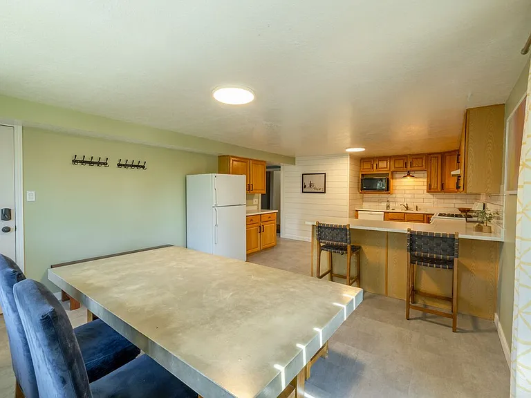 8784 S Russell Park Rd — Photo 34