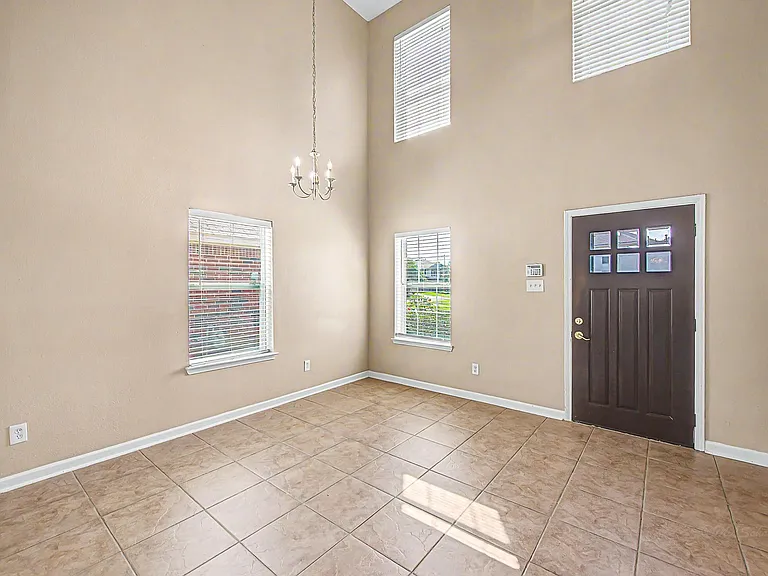 18114 Sorrell Oaks Ln — Photo 7