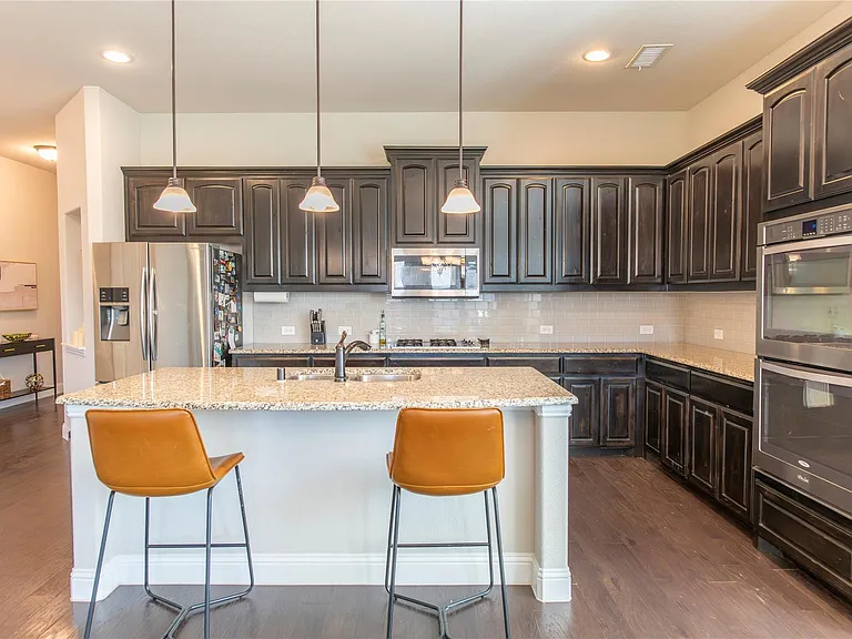 638 Brook Dr — Photo 6