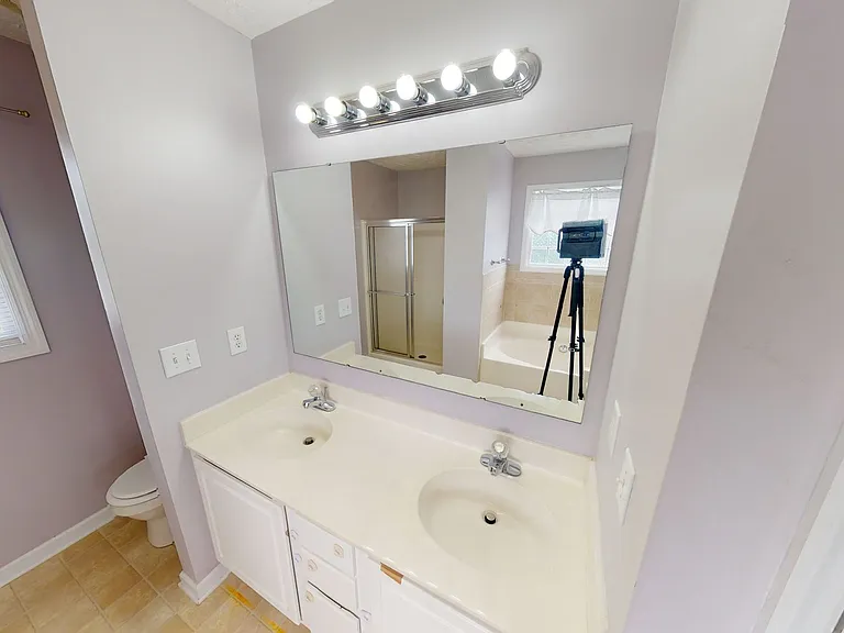 2438 Larwood Dr — Photo 24