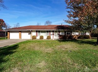 2221 Bending Willow Dr, Dayton, OH 45440