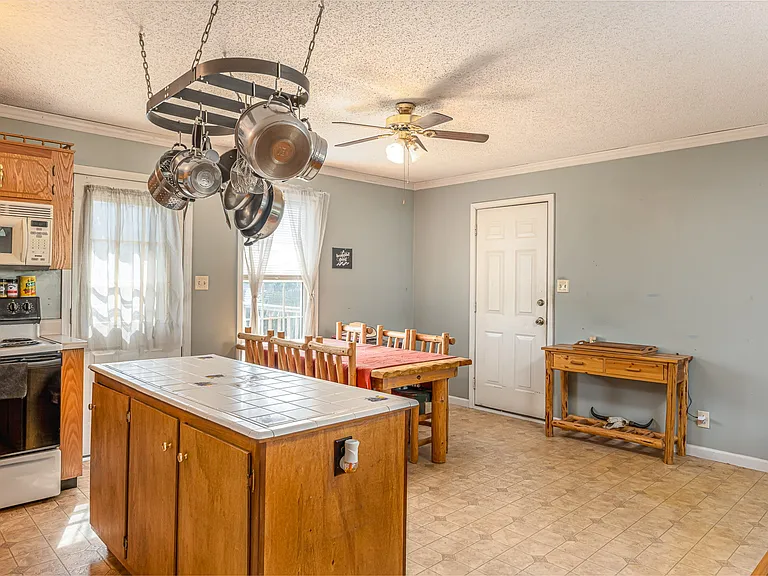 702 Artic Ave — Photo 11