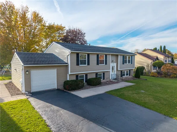 170 Brandy Wine Ter S, Rochester, NY 14623
