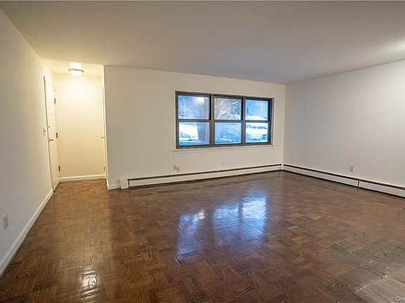 3rd image of 139 Maple Ave APT 41