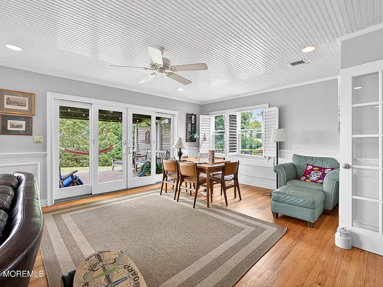 20 Bayonne Ave — Photo 11